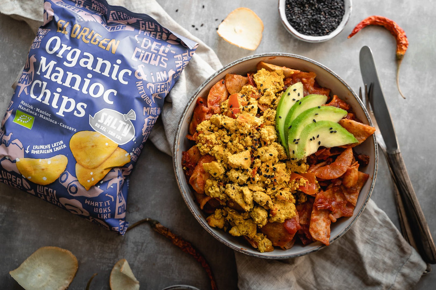 Chilaquiles Rojos mit Maniok Chips 🔥🥑❤️ - el origen