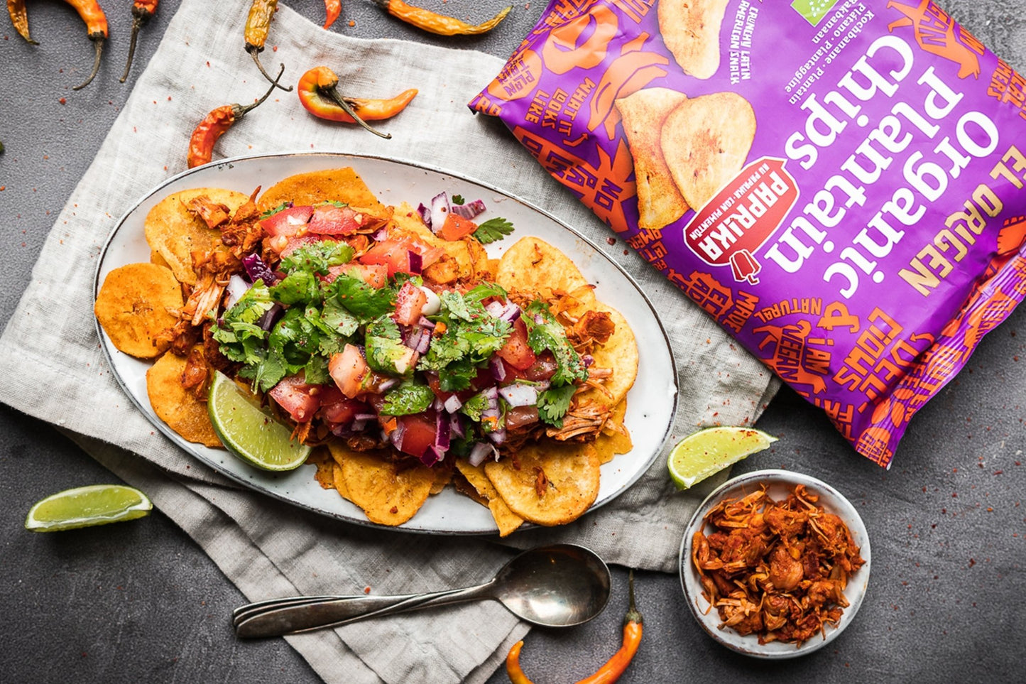 Kochbananen Nachos mit Barbecue Jackfruit & Pico de Gallo - el origen